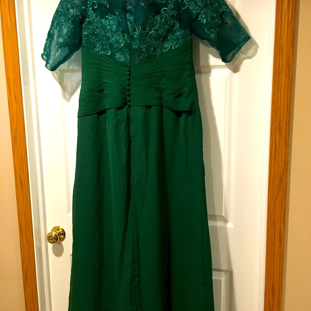 New Mother of the Bride formal beaded gown 3/4 sheer sleeve w/beautiful details